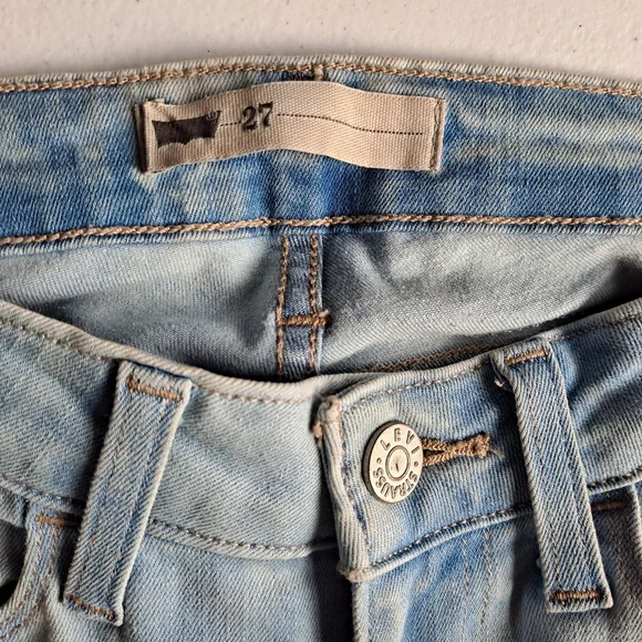 Levi's Light Wash Skinny Jeans - Picture 5 of 8